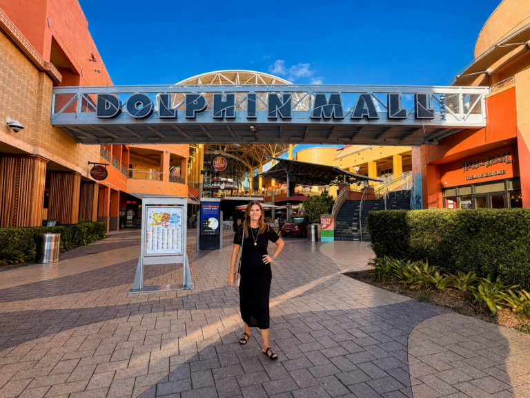 Dolphin Mall: guia do outlet, lojas, horários e como chegar