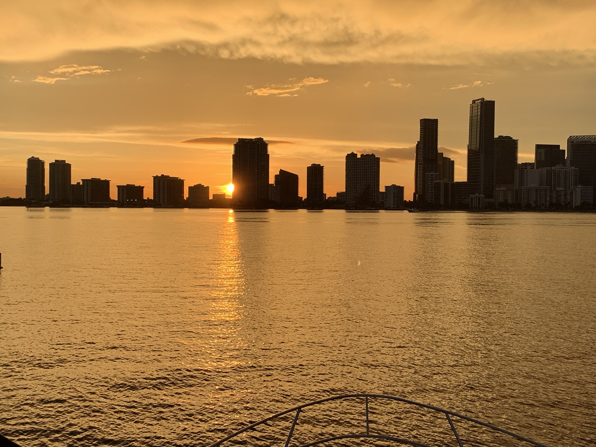 Passeio de barco em Miami no fim da tarde